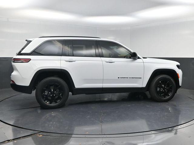 2026 Jeep Grand Cherokee Altitude 4x2