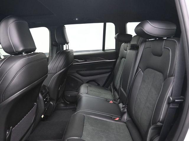 2026 Jeep Grand Cherokee Altitude 4x2
