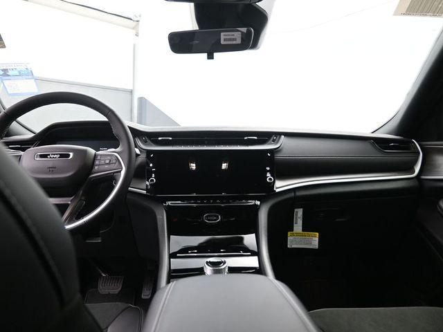 2026 Jeep Grand Cherokee Altitude 4x2