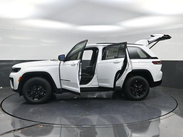 2026 Jeep Grand Cherokee Altitude 4x2