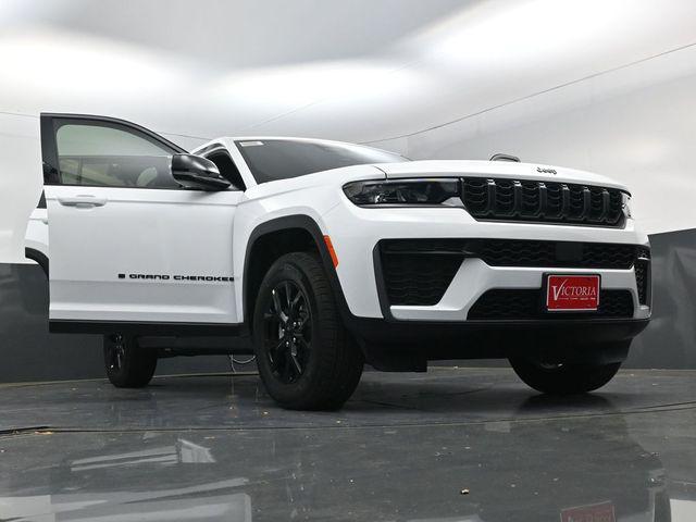 2026 Jeep Grand Cherokee Altitude 4x2