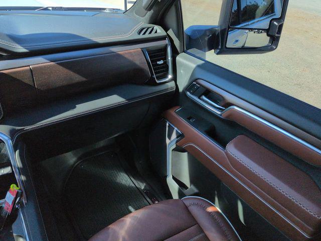 2025 GMC Sierra 2500HD 4WD Crew Cab Standard Bed Denali Ultimate