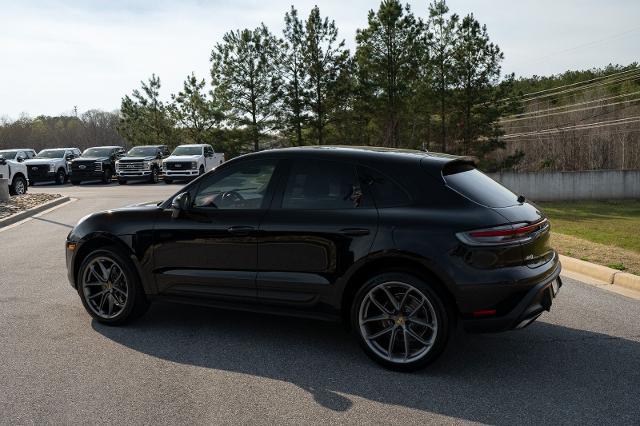 2022 Porsche Macan Base