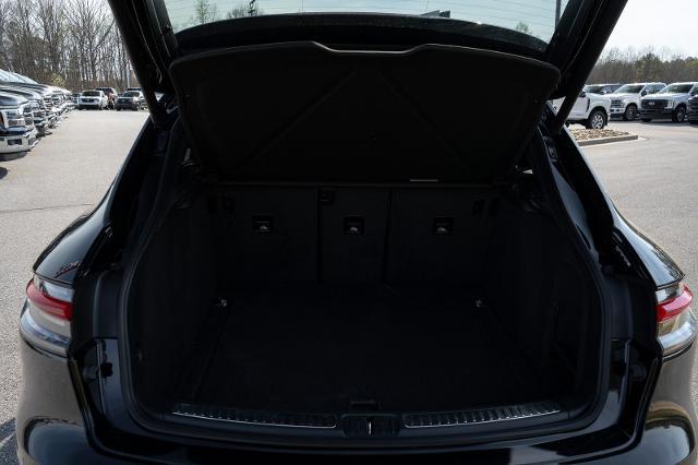 2022 Porsche Macan Base