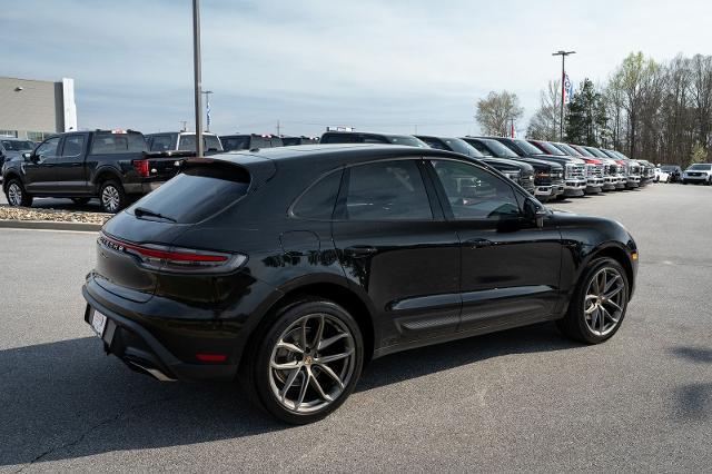 2022 Porsche Macan Base