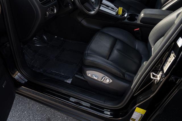 2022 Porsche Macan Base