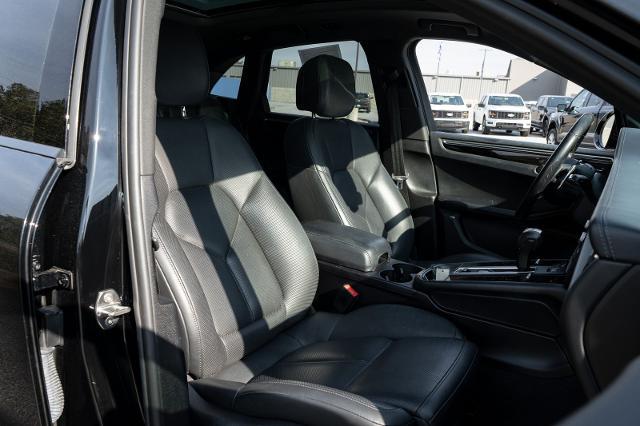 2022 Porsche Macan Base