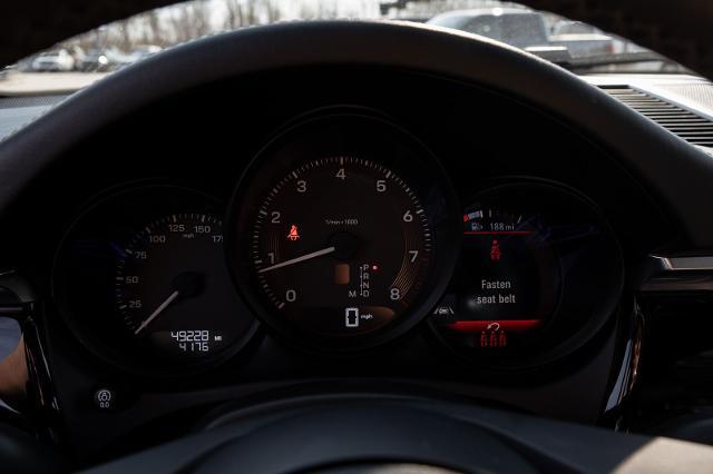 2022 Porsche Macan Base