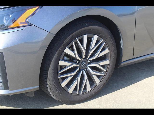 2023 Nissan Altima SV FWD