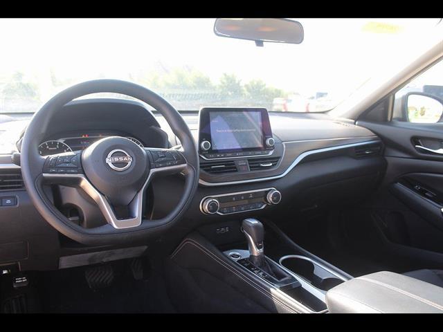 2023 Nissan Altima SV FWD