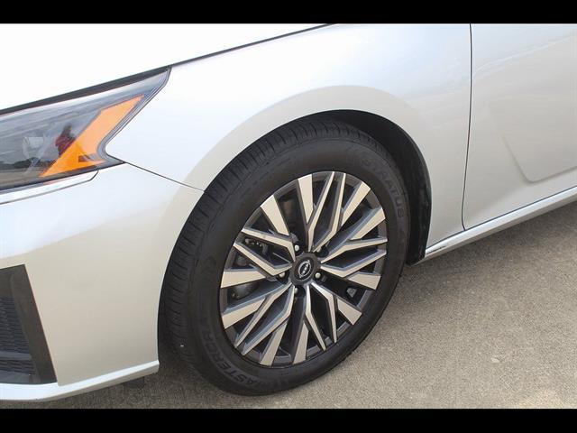 2023 Nissan Altima SV FWD