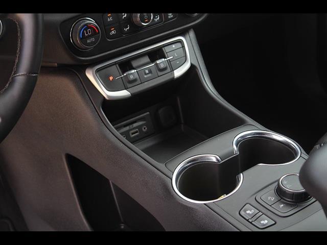 2024 GMC Terrain FWD SLT