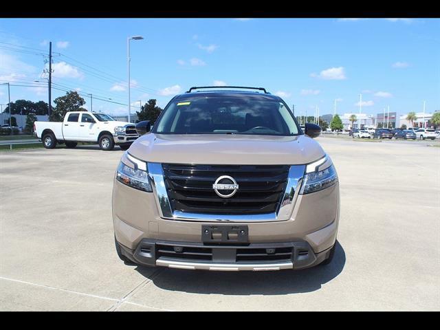 2023 Nissan Pathfinder Platinum FWD