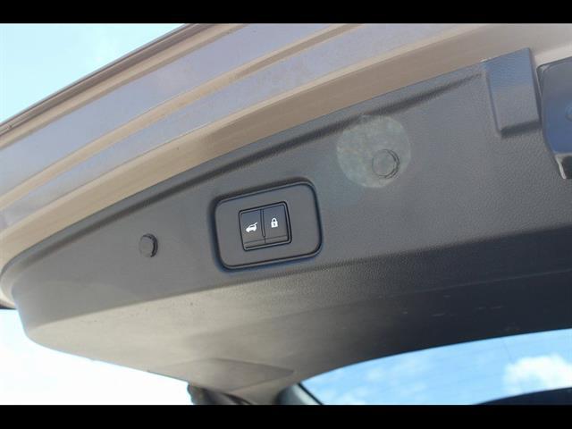 2023 Nissan Pathfinder Platinum FWD