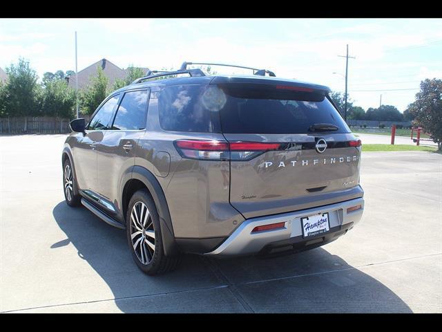 2023 Nissan Pathfinder Platinum FWD
