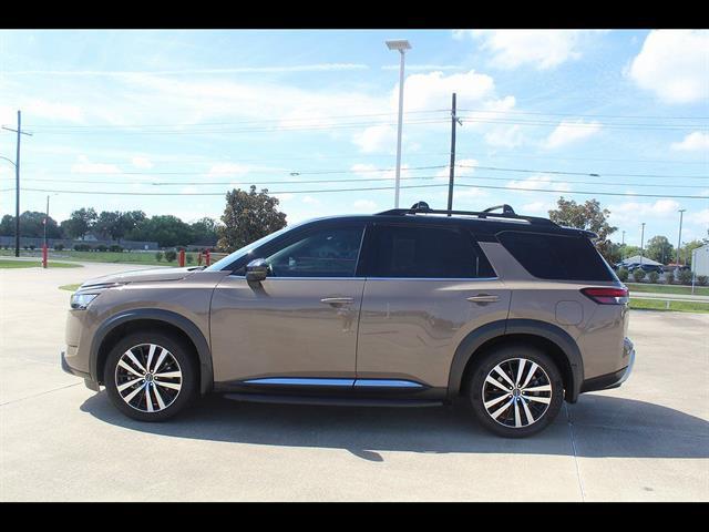 2023 Nissan Pathfinder Platinum FWD