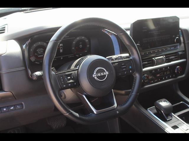 2023 Nissan Pathfinder Platinum FWD
