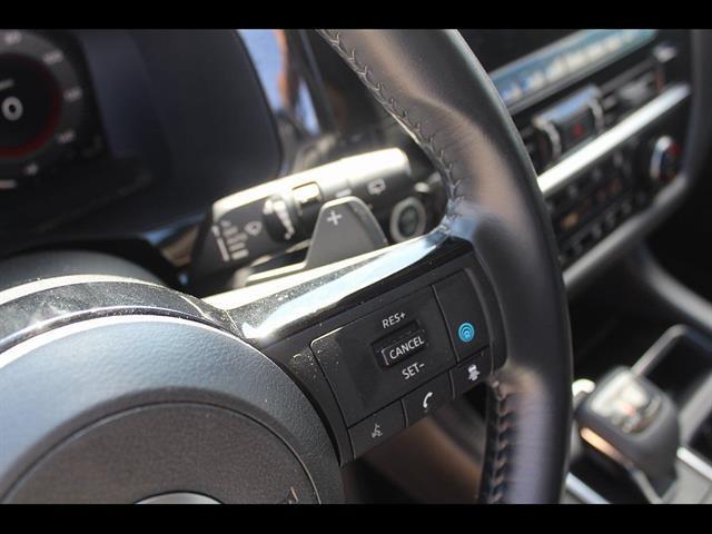 2023 Nissan Pathfinder Platinum FWD