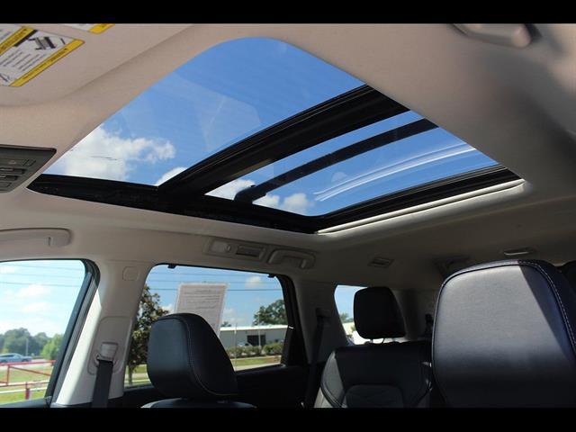 2023 Nissan Pathfinder Platinum FWD