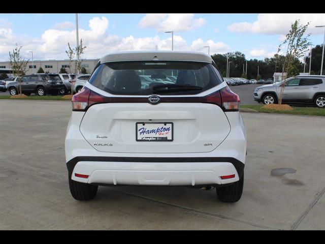 2024 Nissan Kicks SR Xtronic CVT