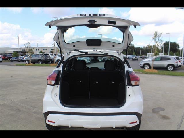 2024 Nissan Kicks SR Xtronic CVT