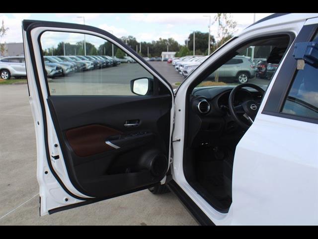 2024 Nissan Kicks SR Xtronic CVT