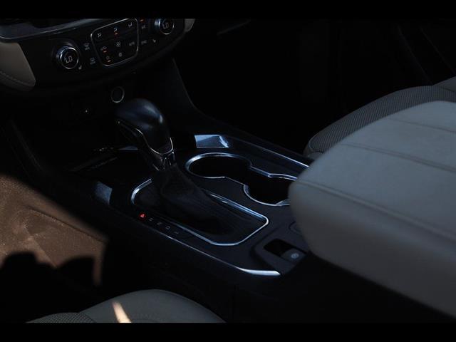 2022 Chevrolet Traverse FWD LT Cloth