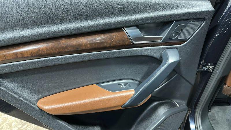 2020 Audi Q5 Titanium Premium 45 TFSI quattro S tronic