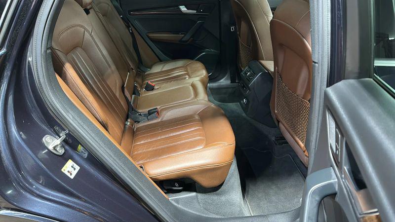 2020 Audi Q5 Titanium Premium 45 TFSI quattro S tronic