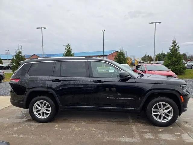 2022 Jeep Grand Cherokee L Laredo 4x4