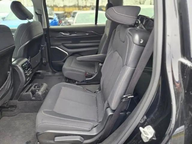 2022 Jeep Grand Cherokee L Laredo 4x4