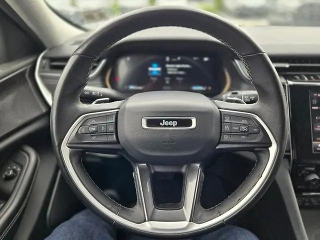 2022 Jeep Grand Cherokee L Laredo 4x4