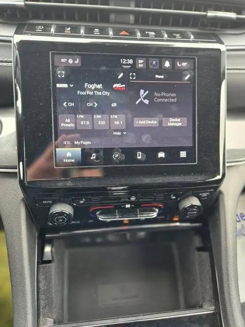 2022 Jeep Grand Cherokee L Laredo 4x4