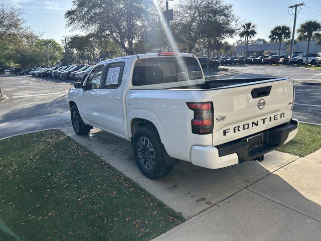 2024 Nissan Frontier Crew Cab SL 4x2