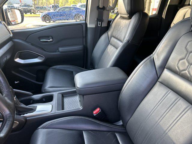 2024 Nissan Frontier Crew Cab SL 4x2