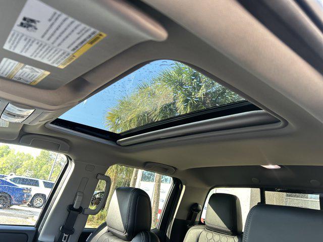 2024 Nissan Frontier Crew Cab SL 4x2