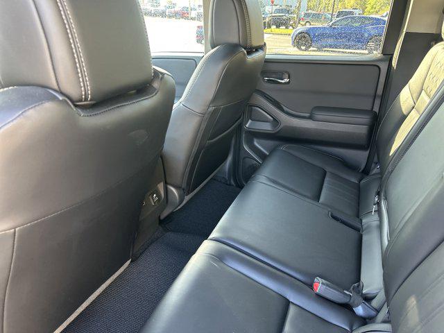 2024 Nissan Frontier Crew Cab SL 4x2