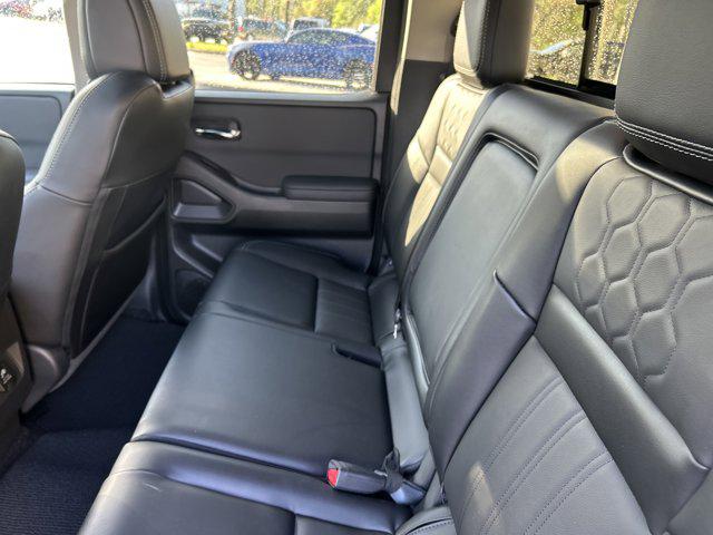 2024 Nissan Frontier Crew Cab SL 4x2