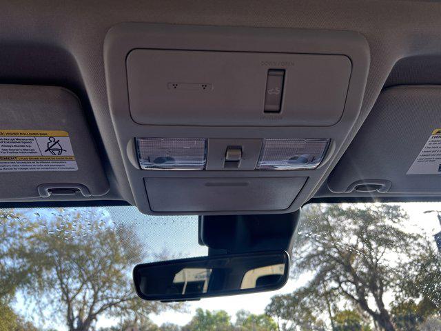 2024 Nissan Frontier Crew Cab SL 4x2