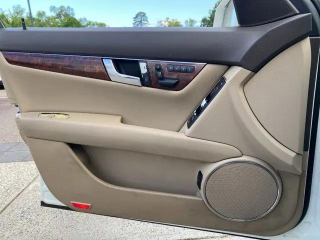 2011 Mercedes-Benz C-CLASS C 300 Luxury 4MATIC