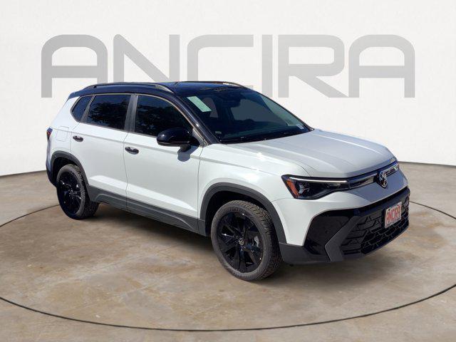 2026 Volkswagen Taos SE Black