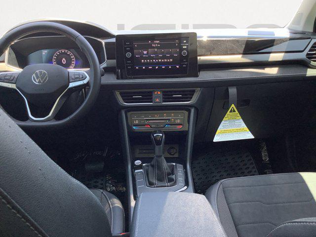 2026 Volkswagen Taos SE Black