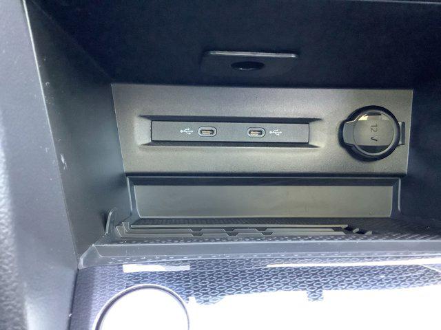 2026 Volkswagen Taos SE Black