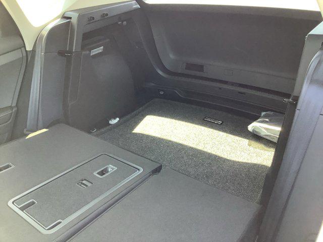 2026 Volkswagen Taos SE Black