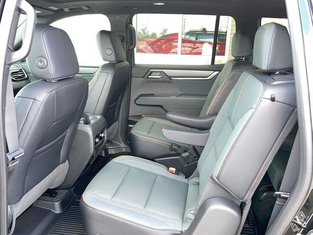 2026 GMC Acadia AT4 AWD