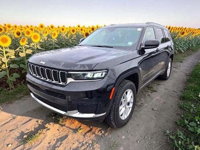 2022 Jeep Grand Cherokee L Laredo 4x4