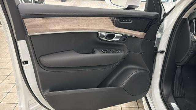 2026 Volvo XC90 Plus, B5 AWD Gas (mild hybrid), Gasoline, Bright, 7 Seats