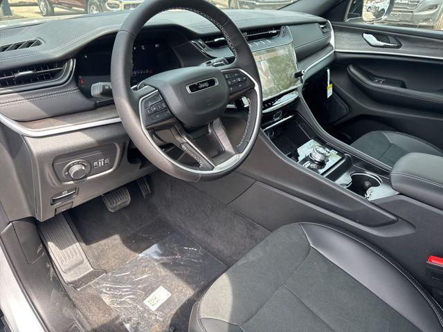 2026 Jeep Grand Cherokee L Altitude 4x4
