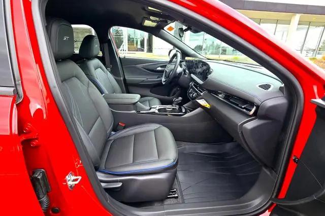 2026 Buick NV Sport Touring FWD
