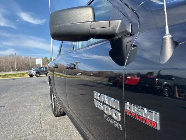 2019 RAM 1500 Classic SLT Crew Cab 4x4 57 Box